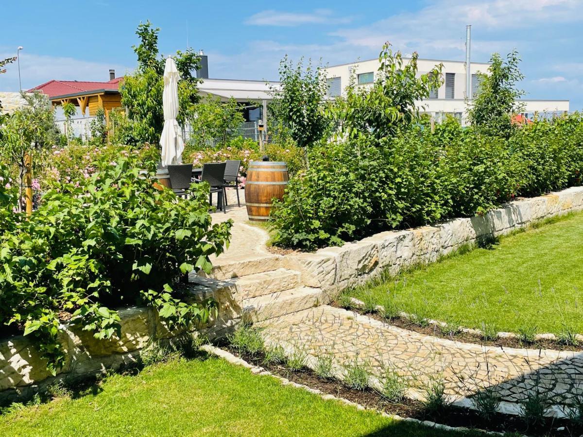 Apartments Vineyard19 Retz Bagian luar foto