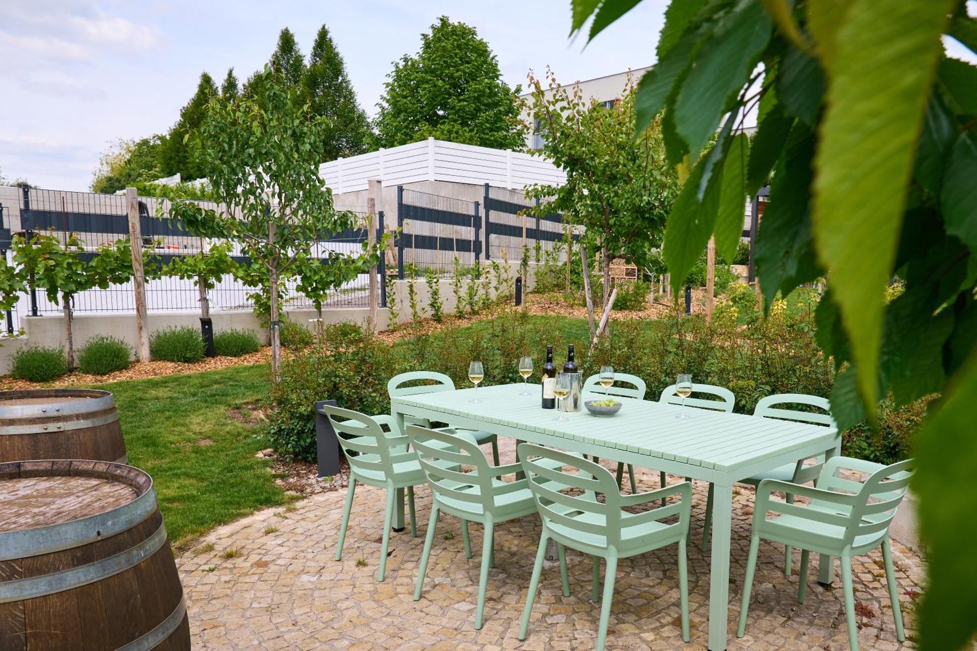Apartments Vineyard19 Retz Bagian luar foto